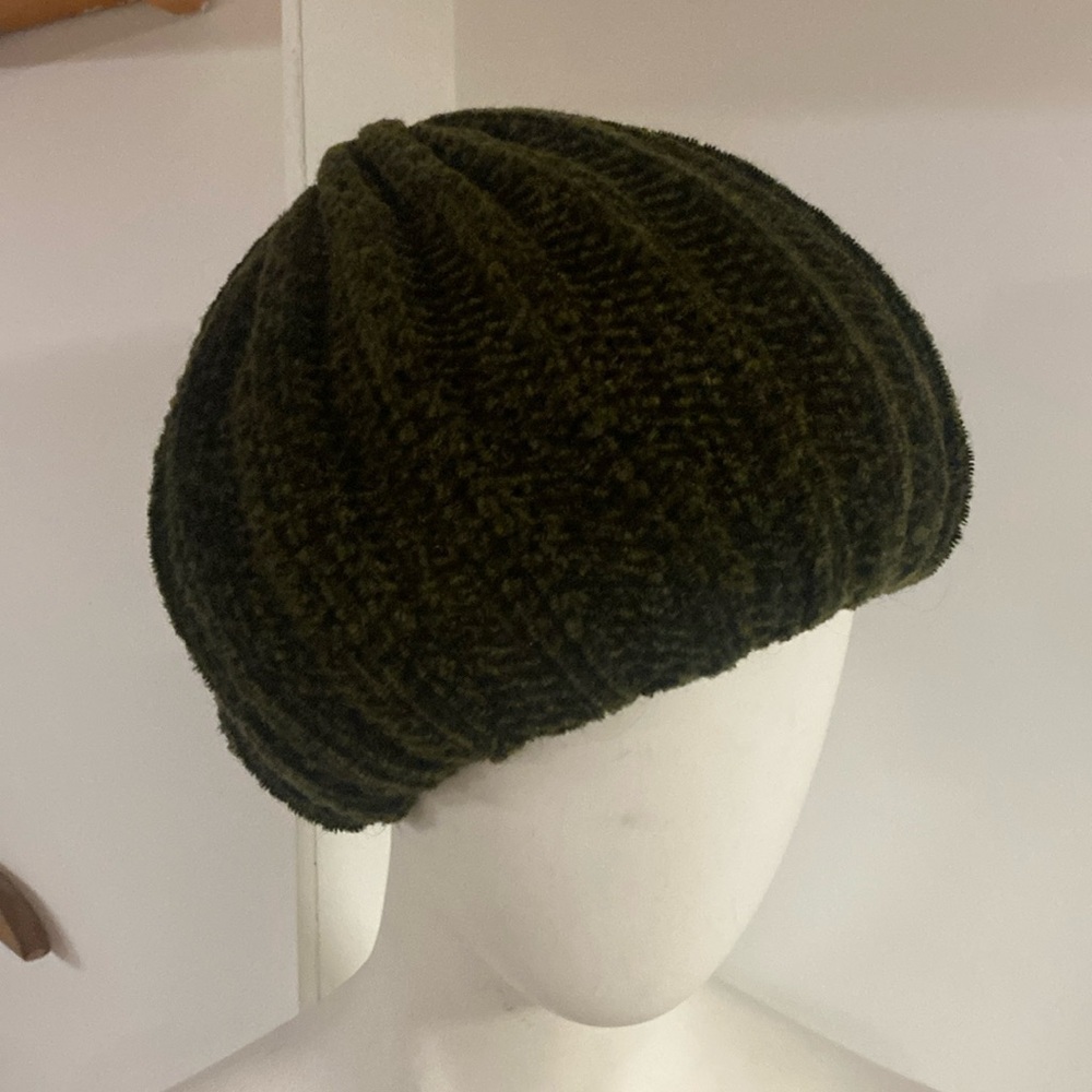 Strawbridge clothier green plush hat